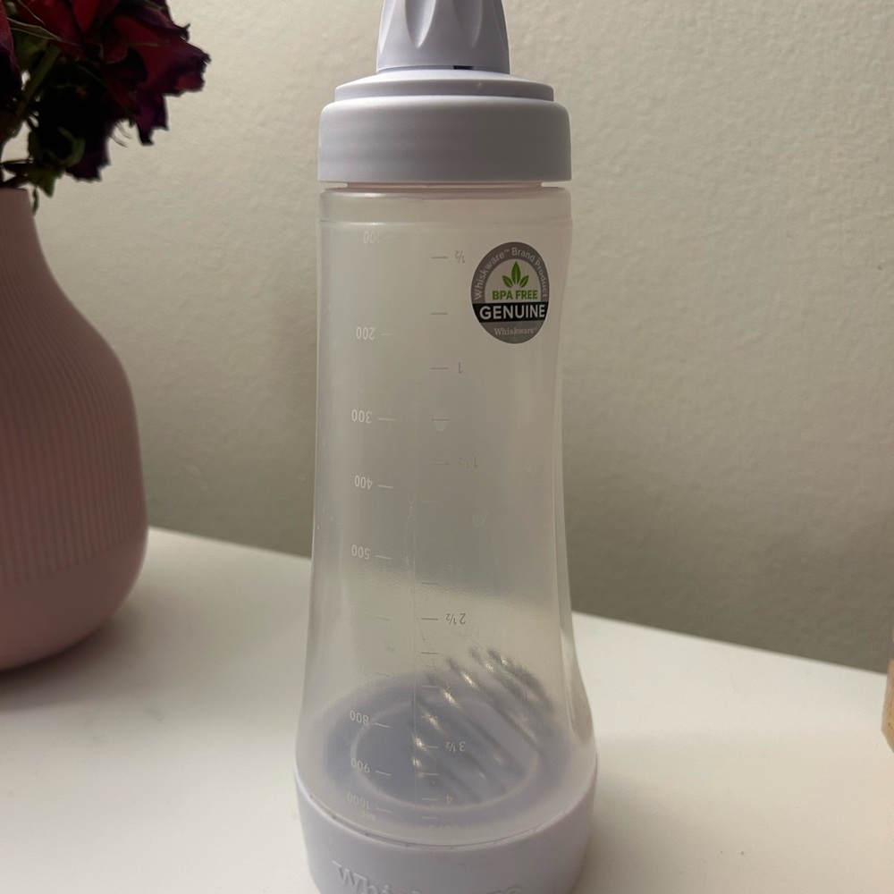 Whiskware Shaker Bottle – BPA-Free, Gently